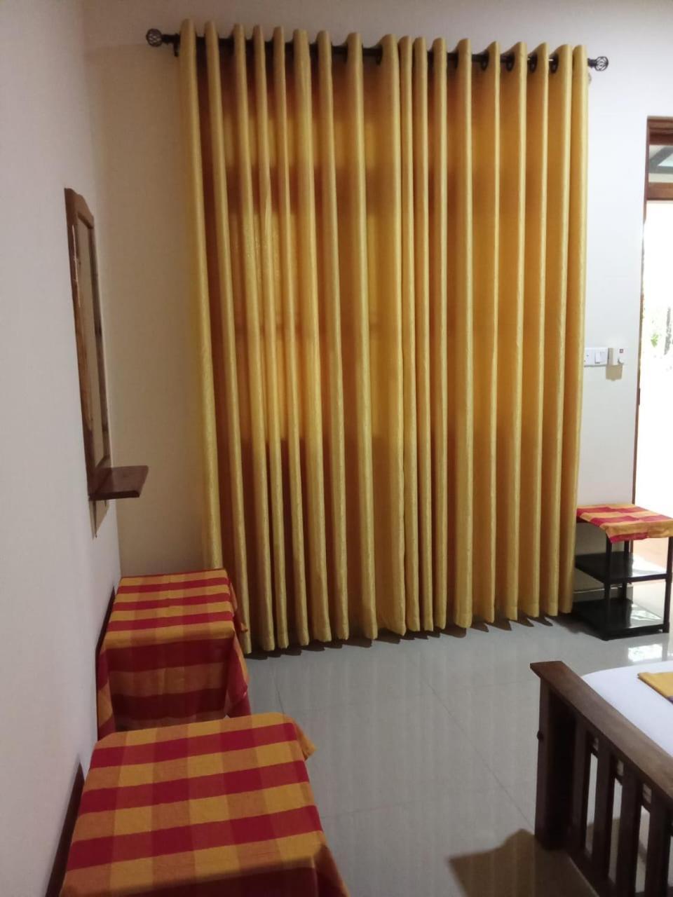 Udesh Guest Hotel Polonnaruwa Quarto foto