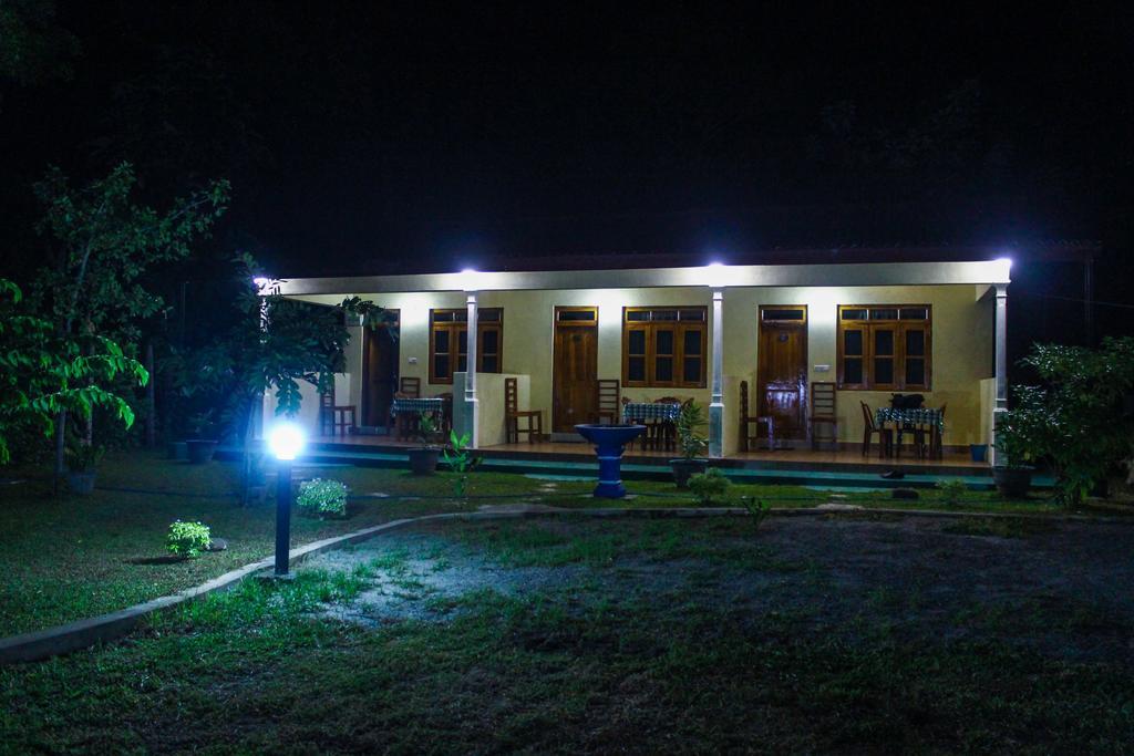 Udesh Guest Hotel Polonnaruwa Exterior foto